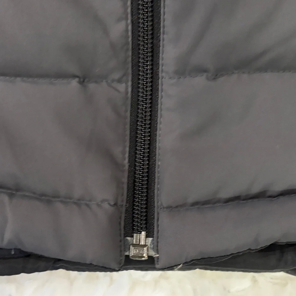 J. Crew Men's Charcoal Quilted Vest,40% feathers,Size M